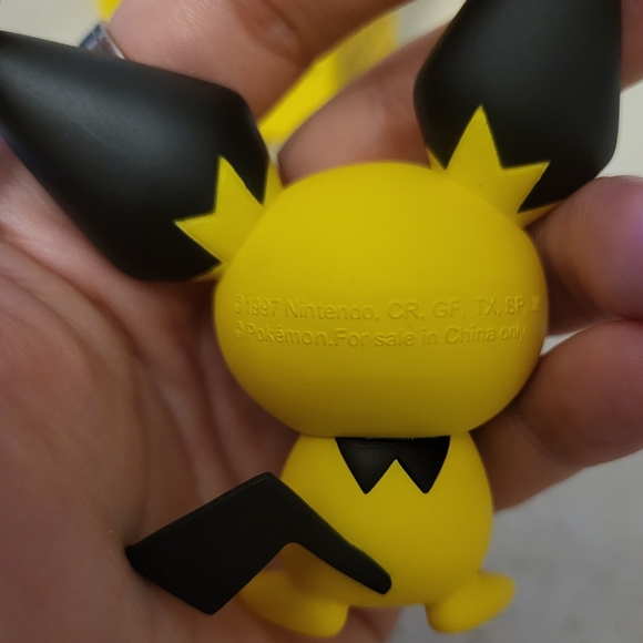 Lovely Pokémon Pichu Figure - Picture 3 of 4